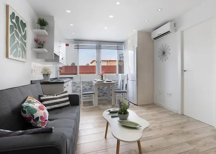 Lägenhet Sunny New In The Center *