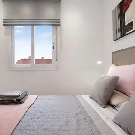 Sunny New In The Center Appartement