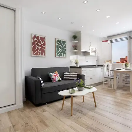 Sunny New In The Center Apartment Torremolinos